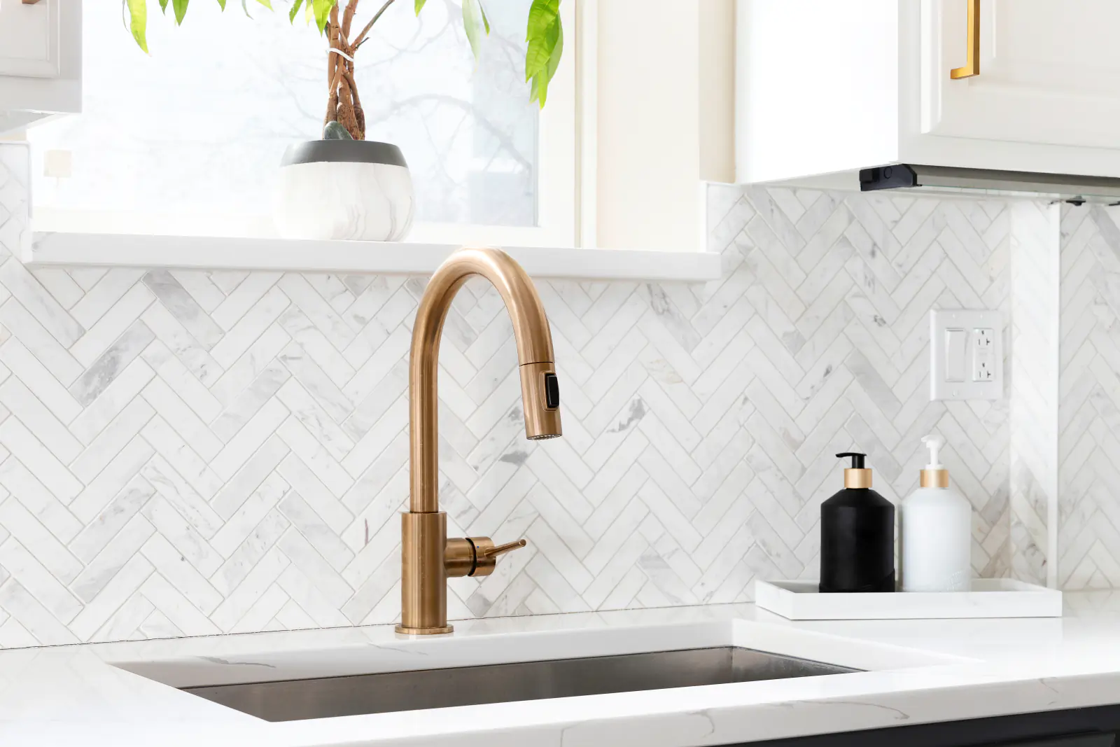 Kitchen backsplash installation