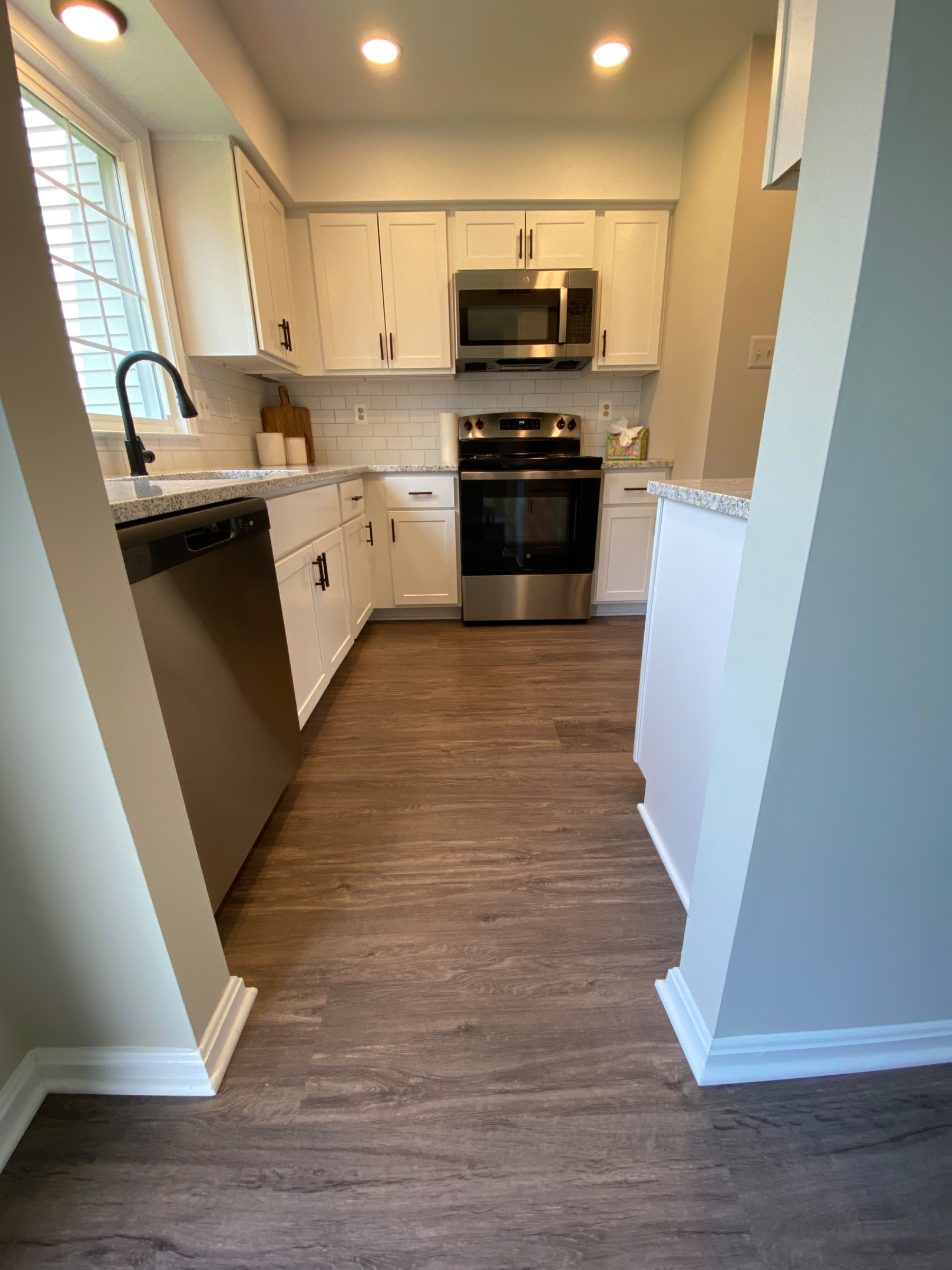 Kitchen Vinyl Plank Remodel